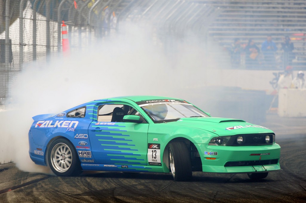 Justin Pawak Drifting his Ford Mustang Pawlak Drifting his Falken Ford Mustang